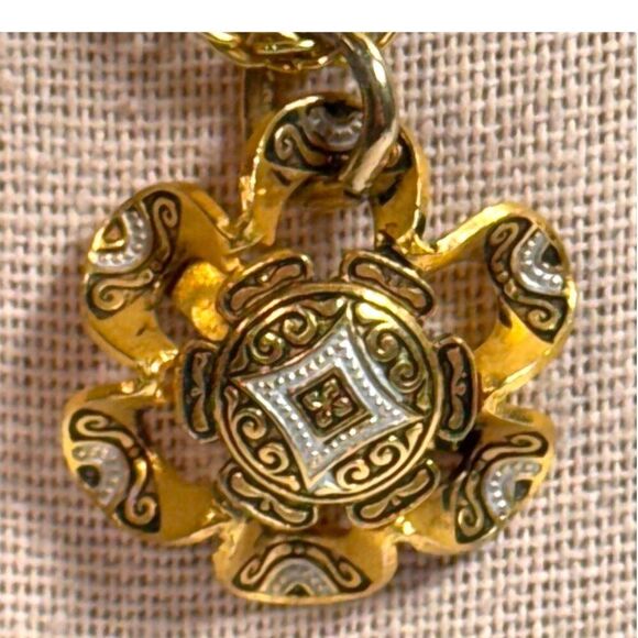 Gold-Tone Damascene Spain Pendant Necklace Flower & Twisted Chain 18" Vintage - Picture 3 of 9
